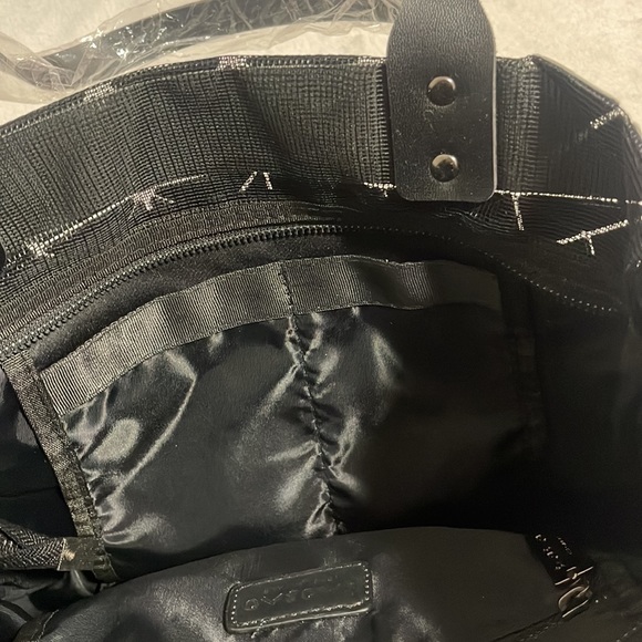 Geometric Pattern tote - Picture 4 of 5